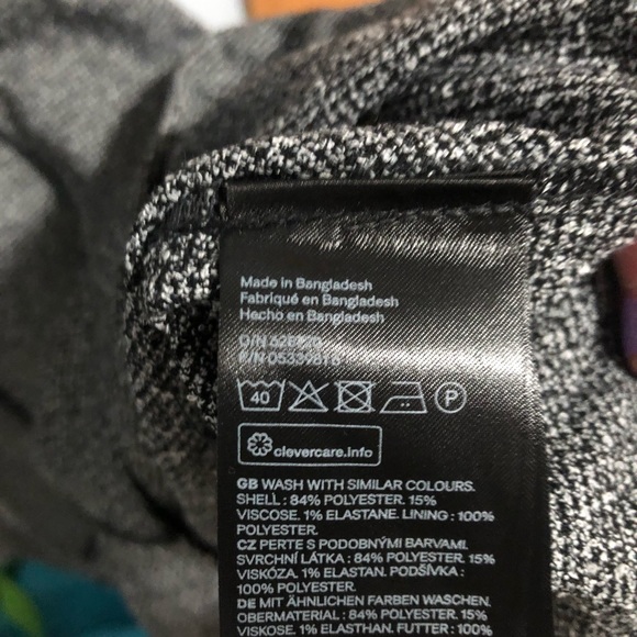 Ladies brand H&M size 8 dress sleeveless in a charcoal gray color. - Picture 3 of 4